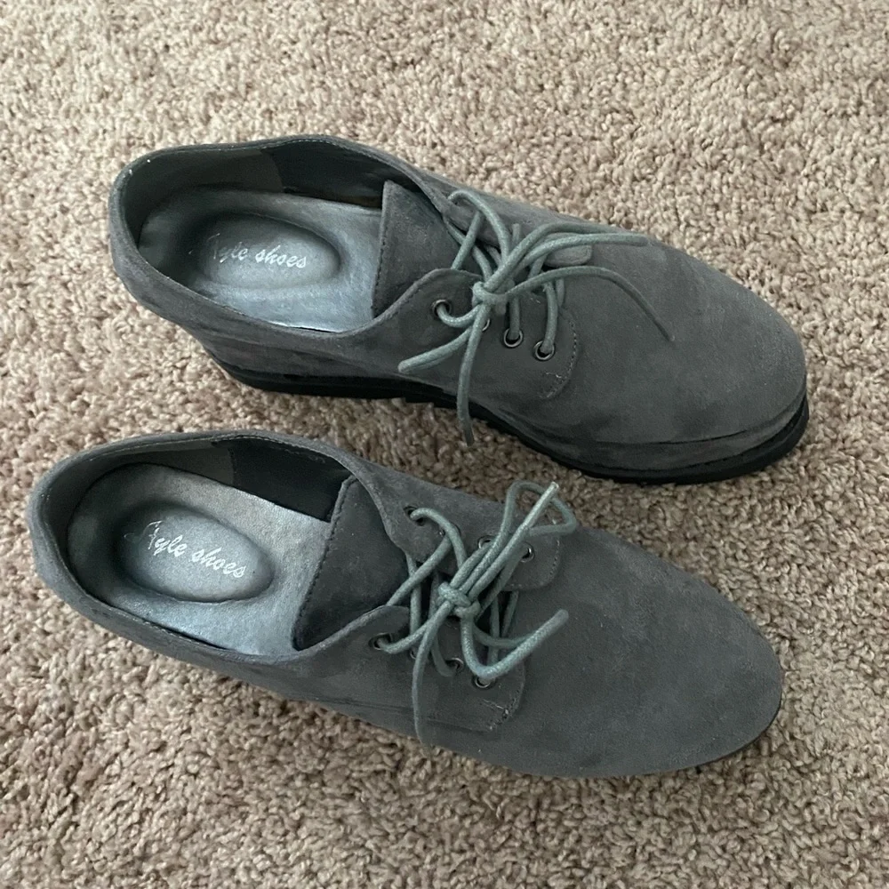 Platform sneakers - Picture 2 of 4